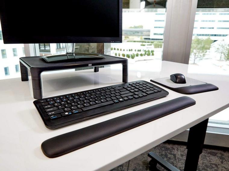 https://360work.com.au/image/cache/products/Other%20Desk%20Accessories/3M%20Precise%20Mouse%20Pad%20with%20Gel%20Wrist%20Rest/3M-gel-wrist-rest-760x570-2-760x570.jpg